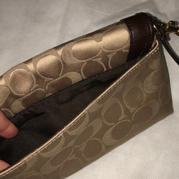 Coach fabric wristlet - Picture 4 of 4